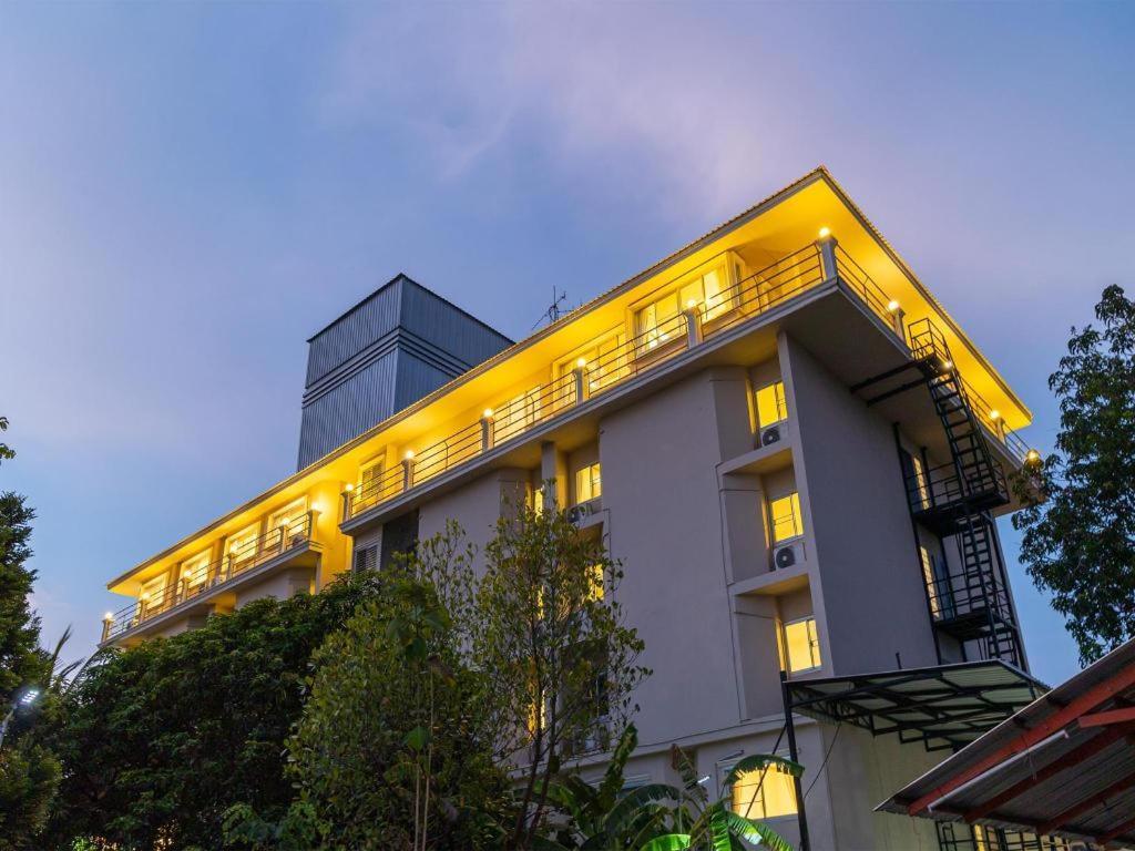 B2 Phitsanulok Boutique & Budget Hotel Esterno foto