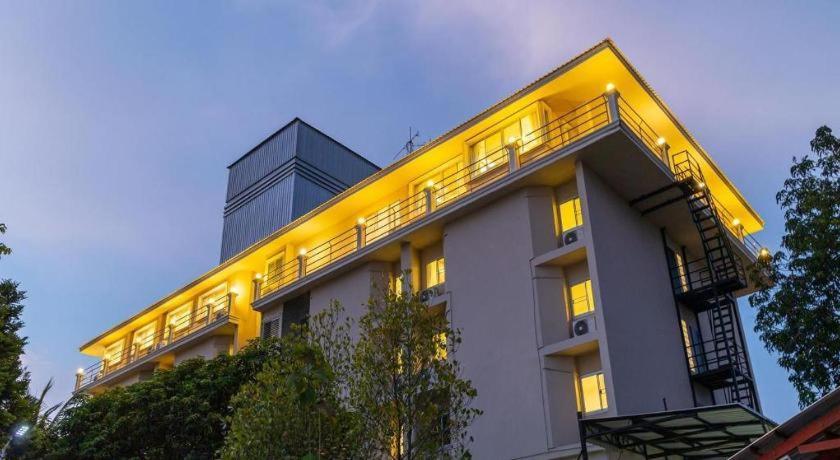 B2 Phitsanulok Boutique & Budget Hotel Esterno foto